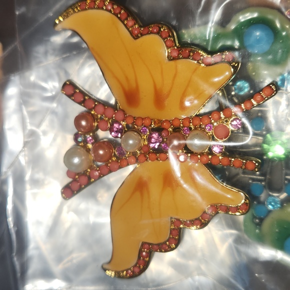 Neiman Marcus 9 Swarovski belt buckles/ scarf catcher use sash belt or snap belt - Picture 8 of 14